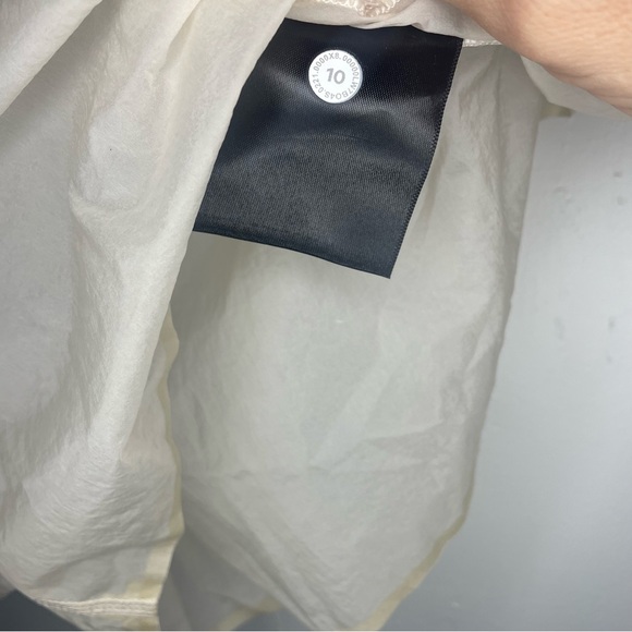 Lululemon Step Out High Rise Short 3" Traslu Water-Resistant Fabric - Picture 13 of 14